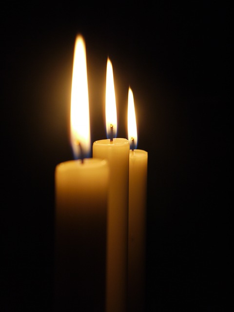 candle-179298_640